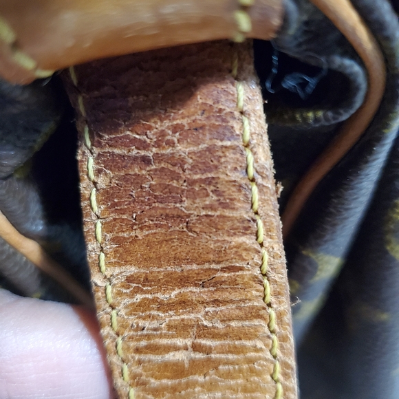 LV saumur 35 - Picture 11 of 16